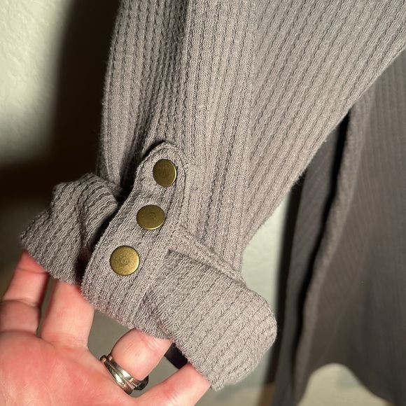 Simply Noelle Taupe Waffle Knit Henley Roll Tab Sleeves Size XXl - Picture 2 of 8